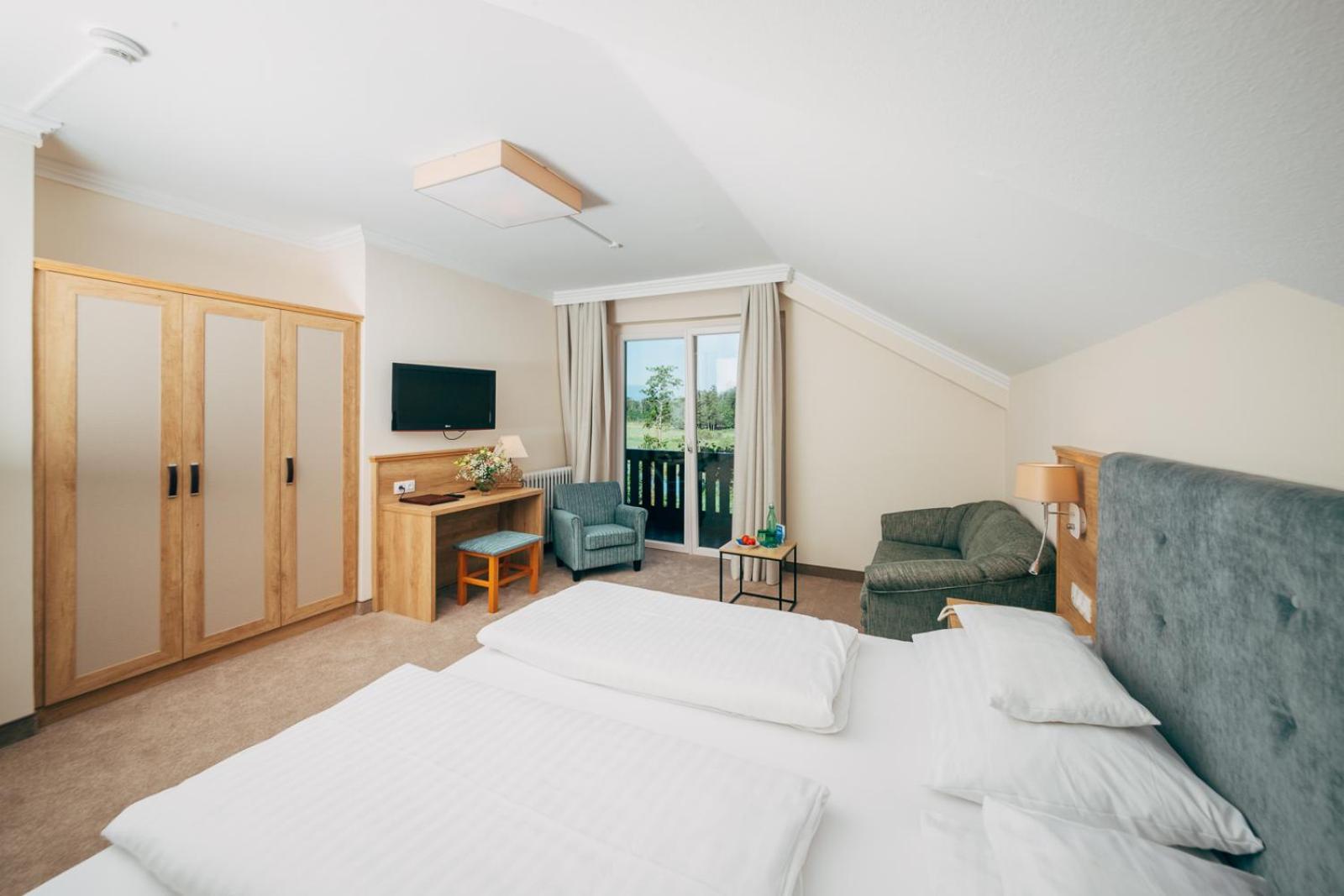 Inselhotel Faakersee ファアーク・アム・ゼー エクステリア 写真